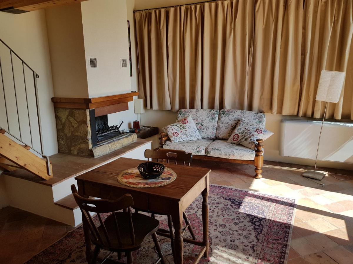Agriturismo Casa Montecucco Giuncarico Ngoại thất bức ảnh